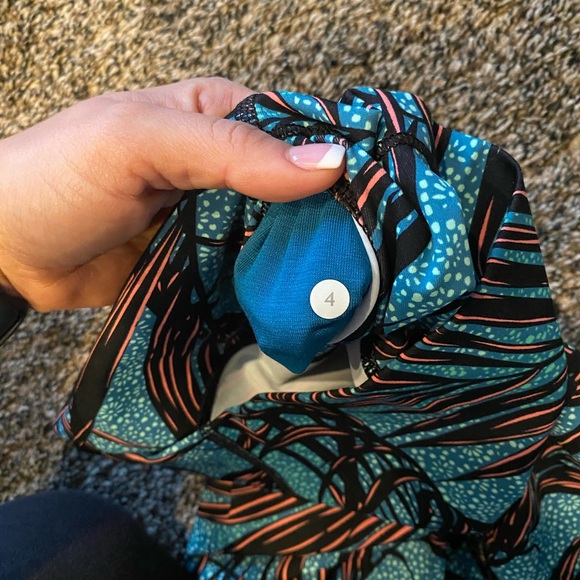 Lululemon leggings - Picture 3 of 4